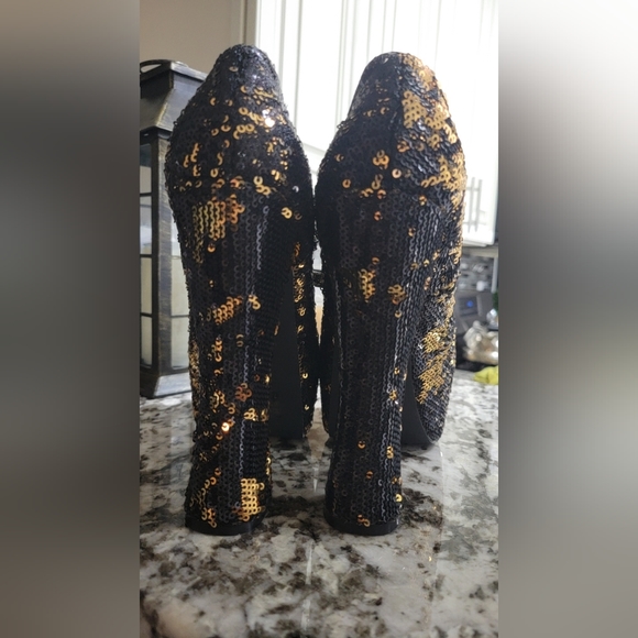 Shoes - Picture 2 of 6